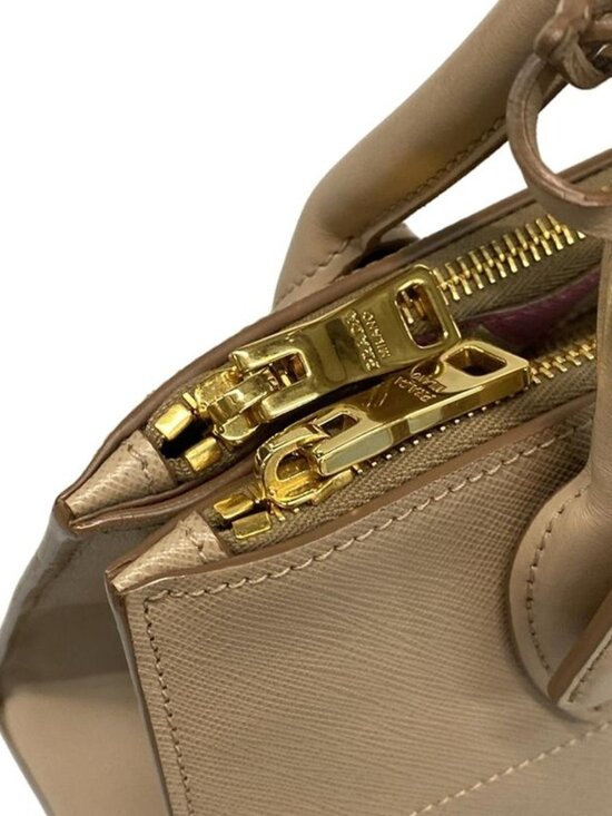 Prada Tote Paradigm Beige Leather - Picture 12 of 15